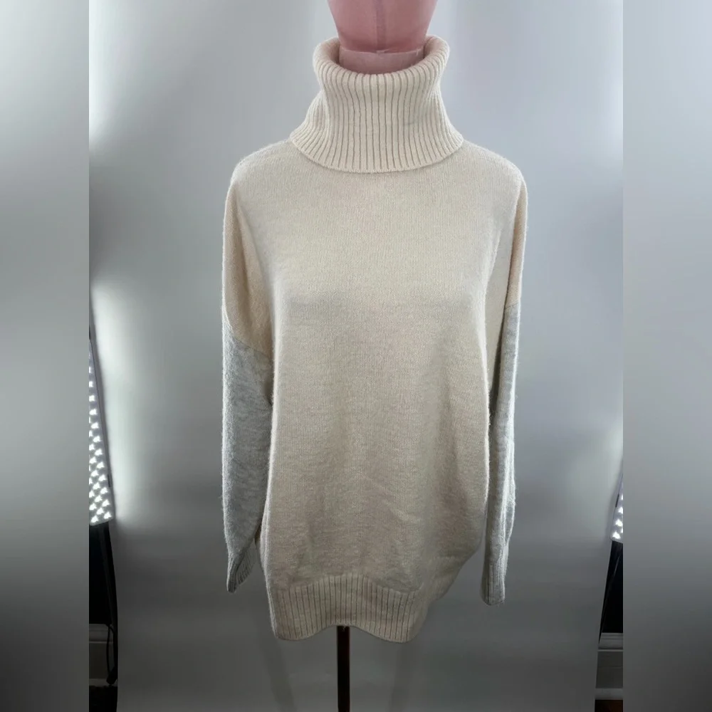 EUC Mango Colorblocked Turtleneck Sweater - Picture 3 of 8